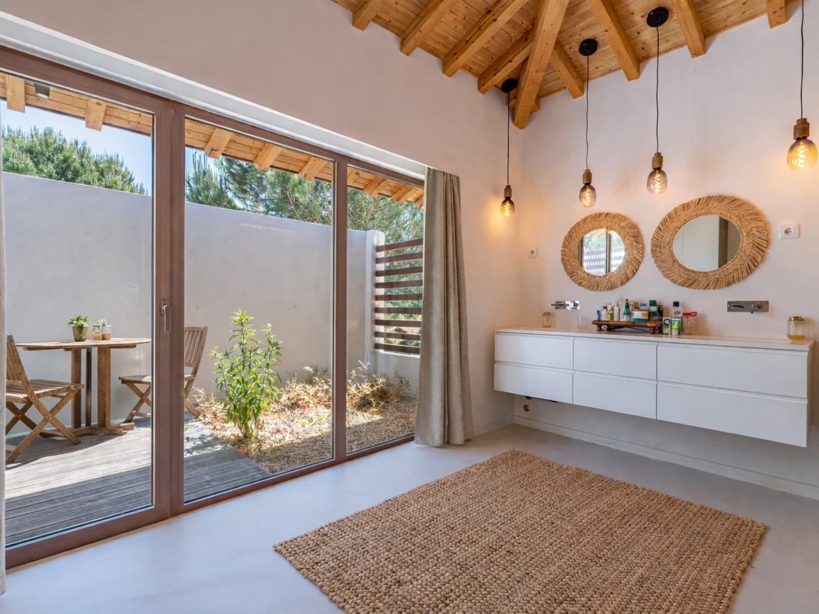 Featured property gallery image
