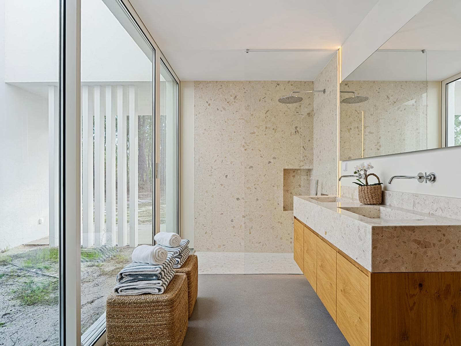 Featured property gallery image