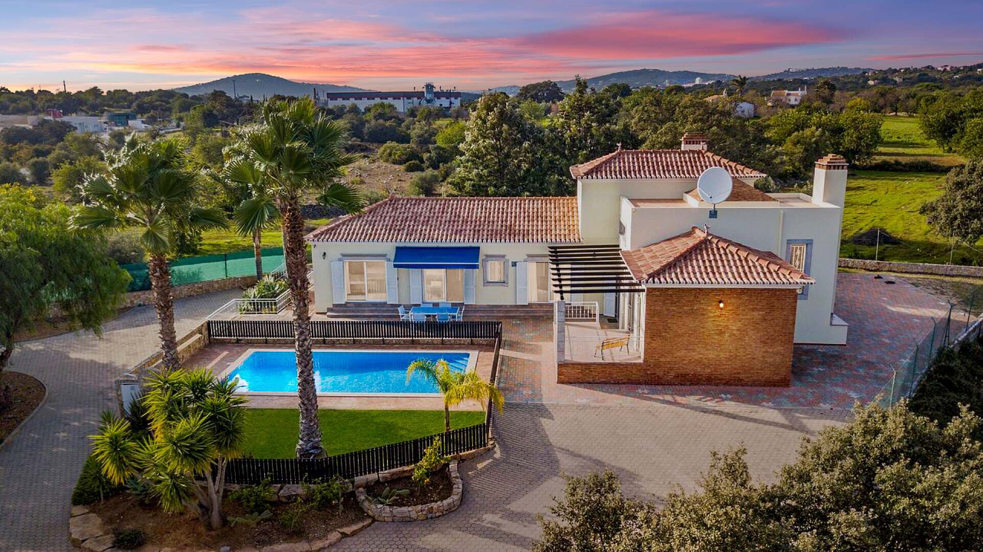 Featured property gallery image