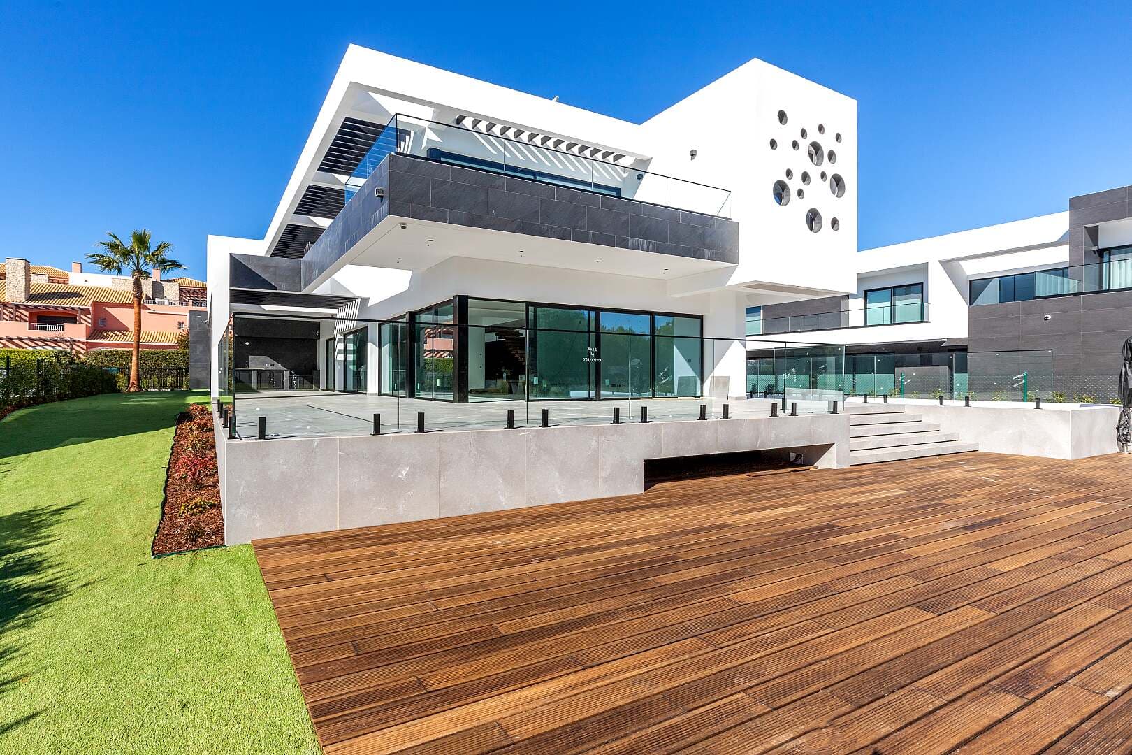 Featured property gallery image