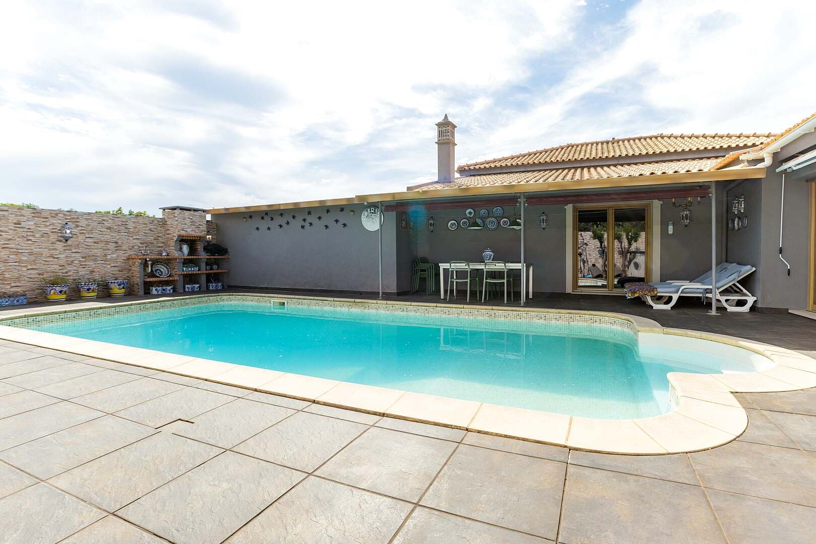 Featured property gallery image