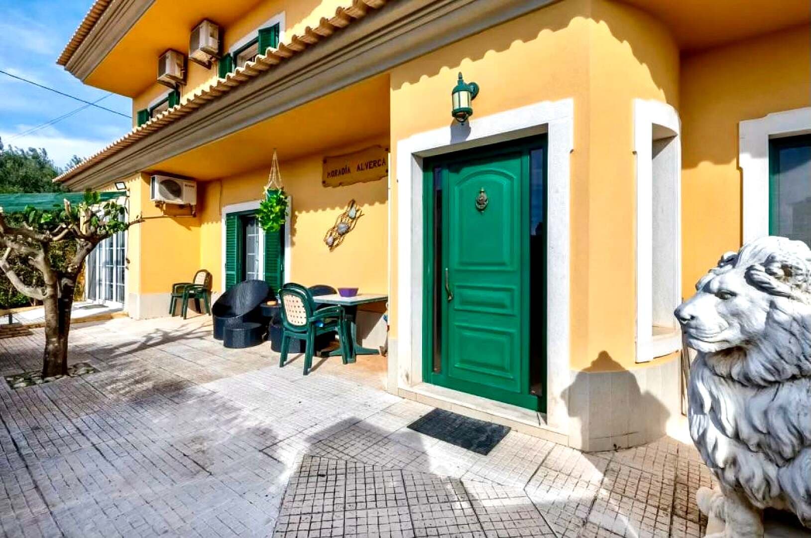 Featured property gallery image