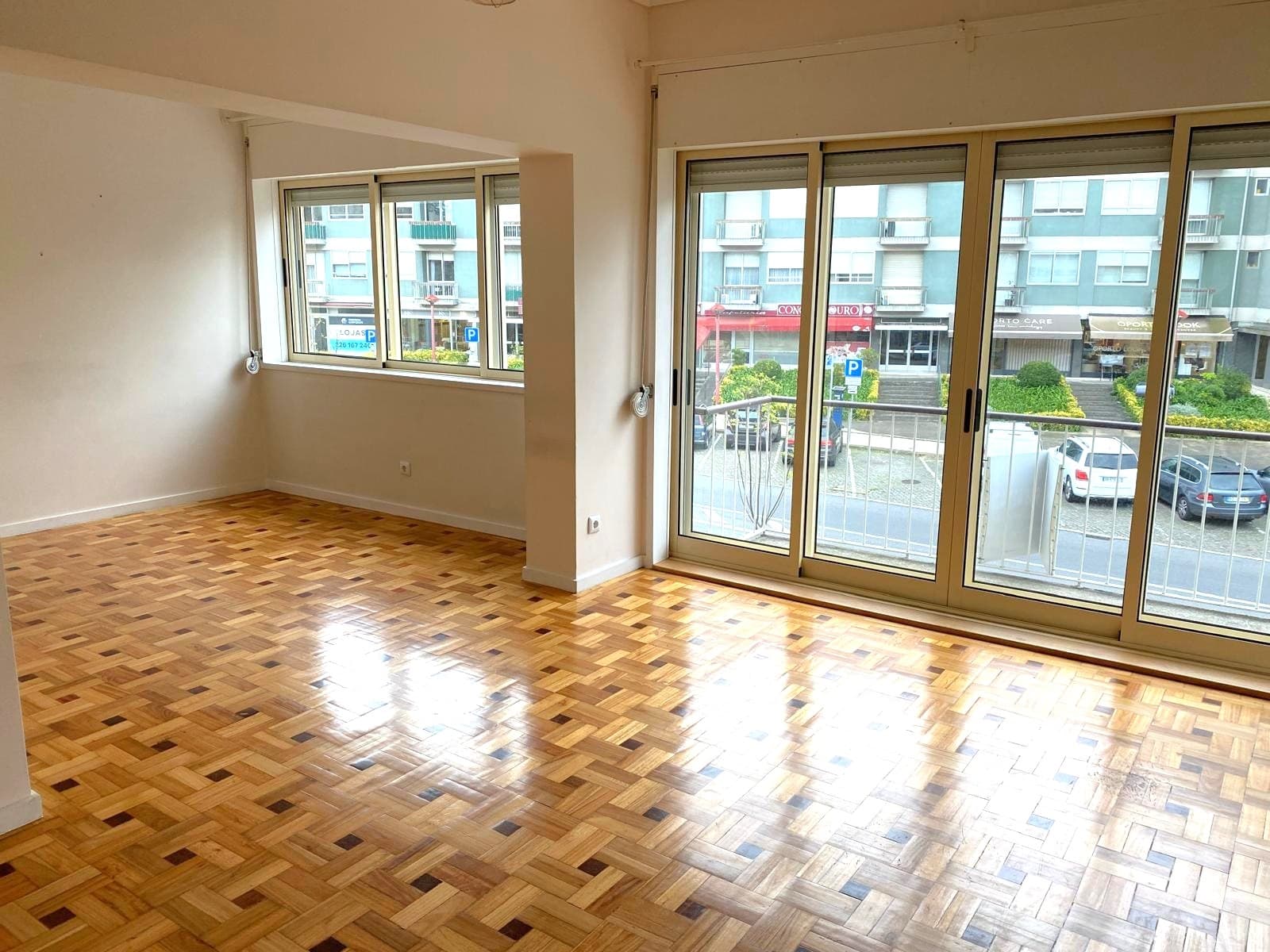 Featured property gallery image