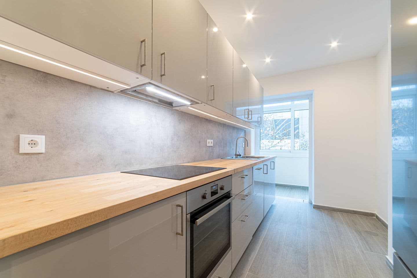 Featured property gallery image
