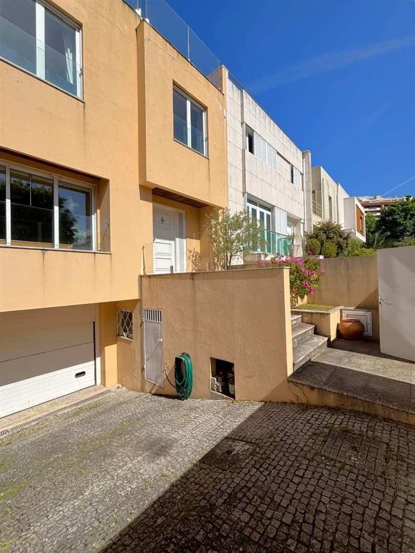 Featured property gallery image