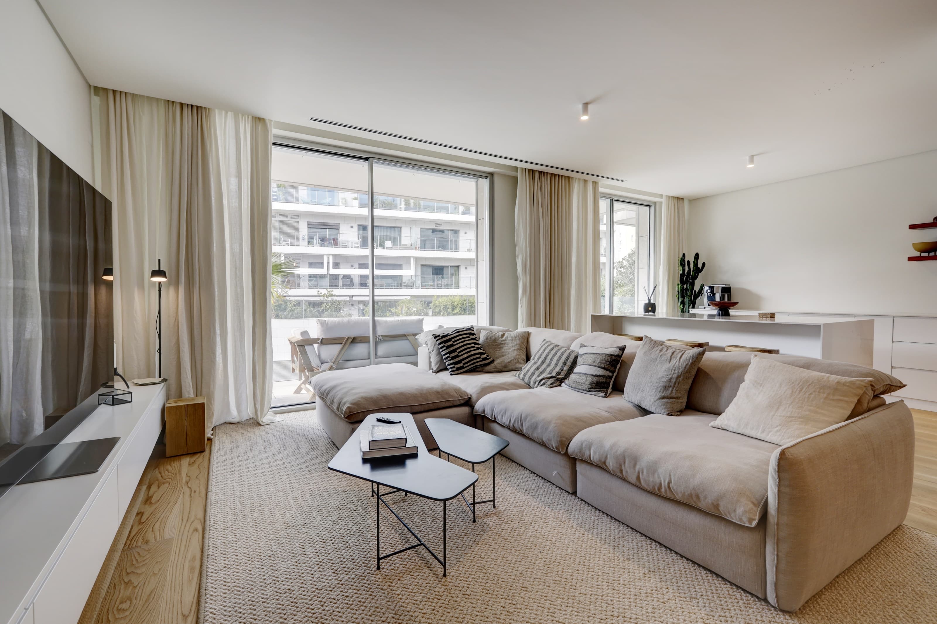 Featured property gallery image