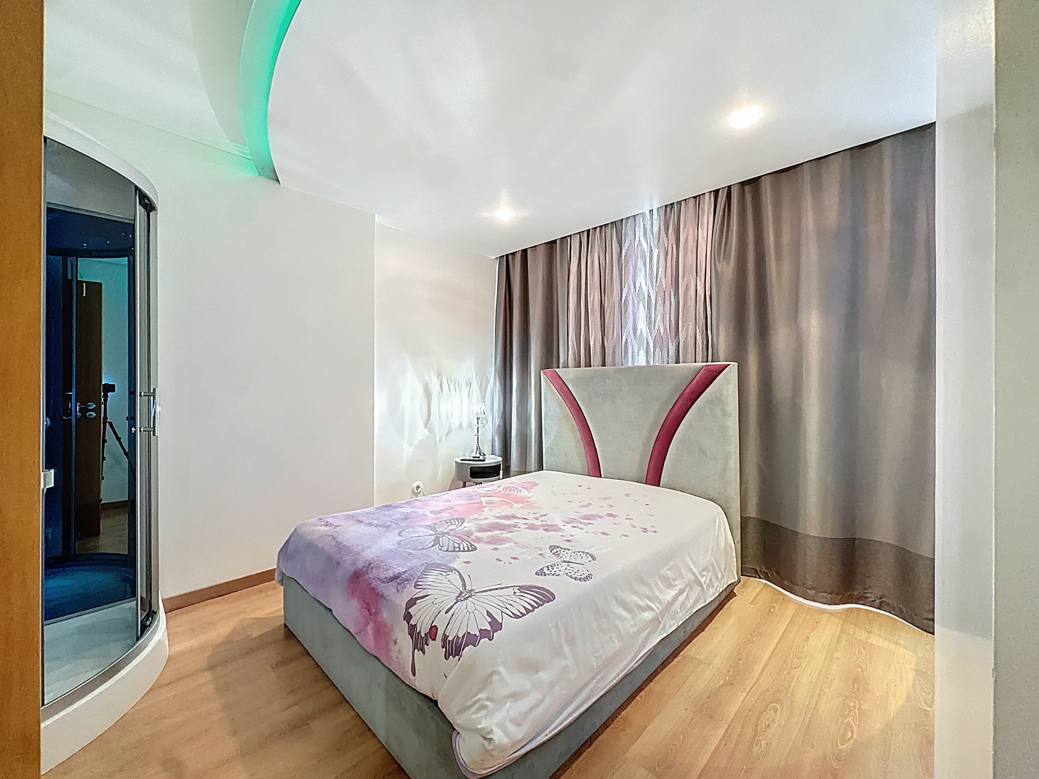 Featured property gallery image