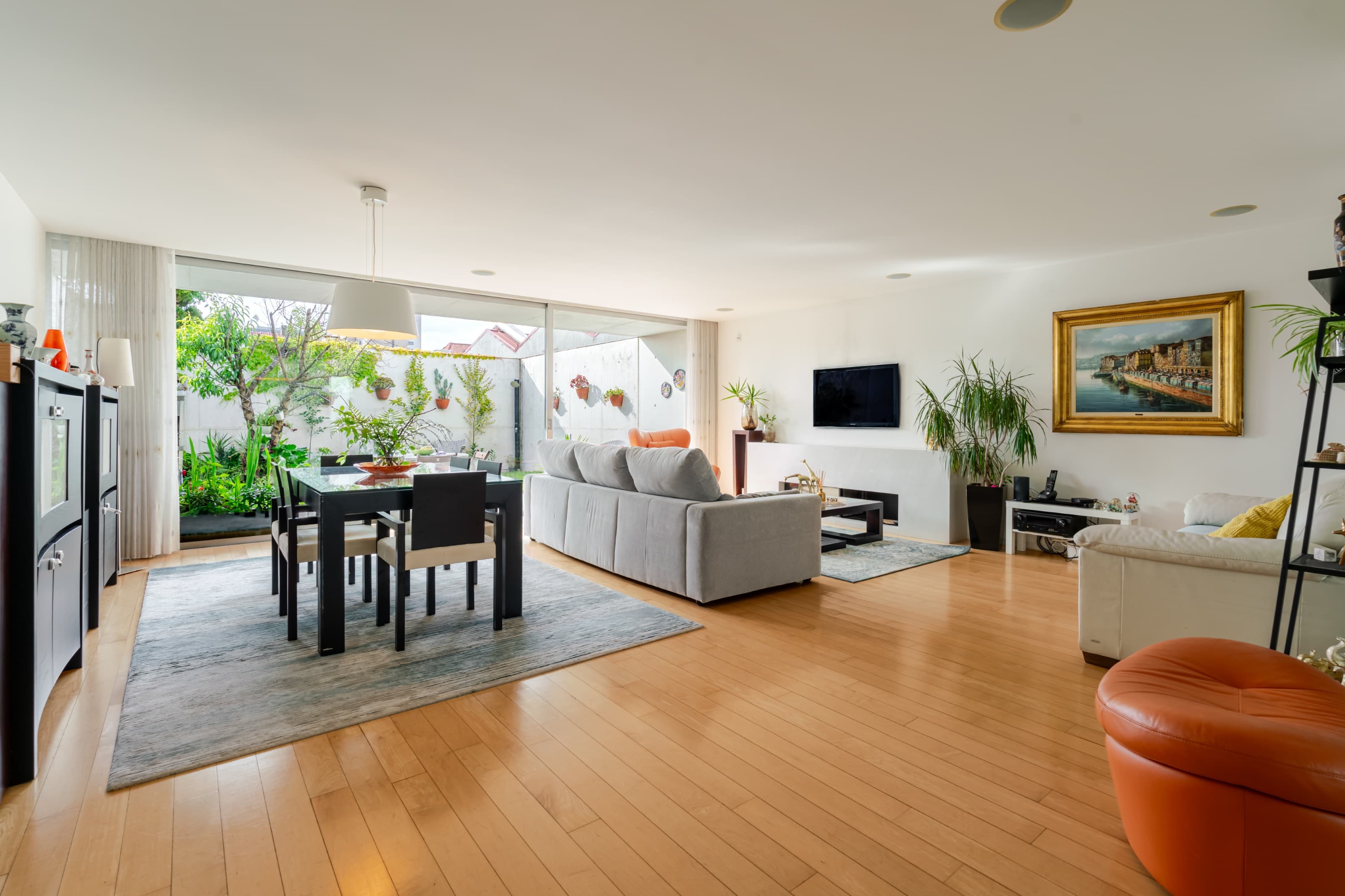 Featured property gallery image