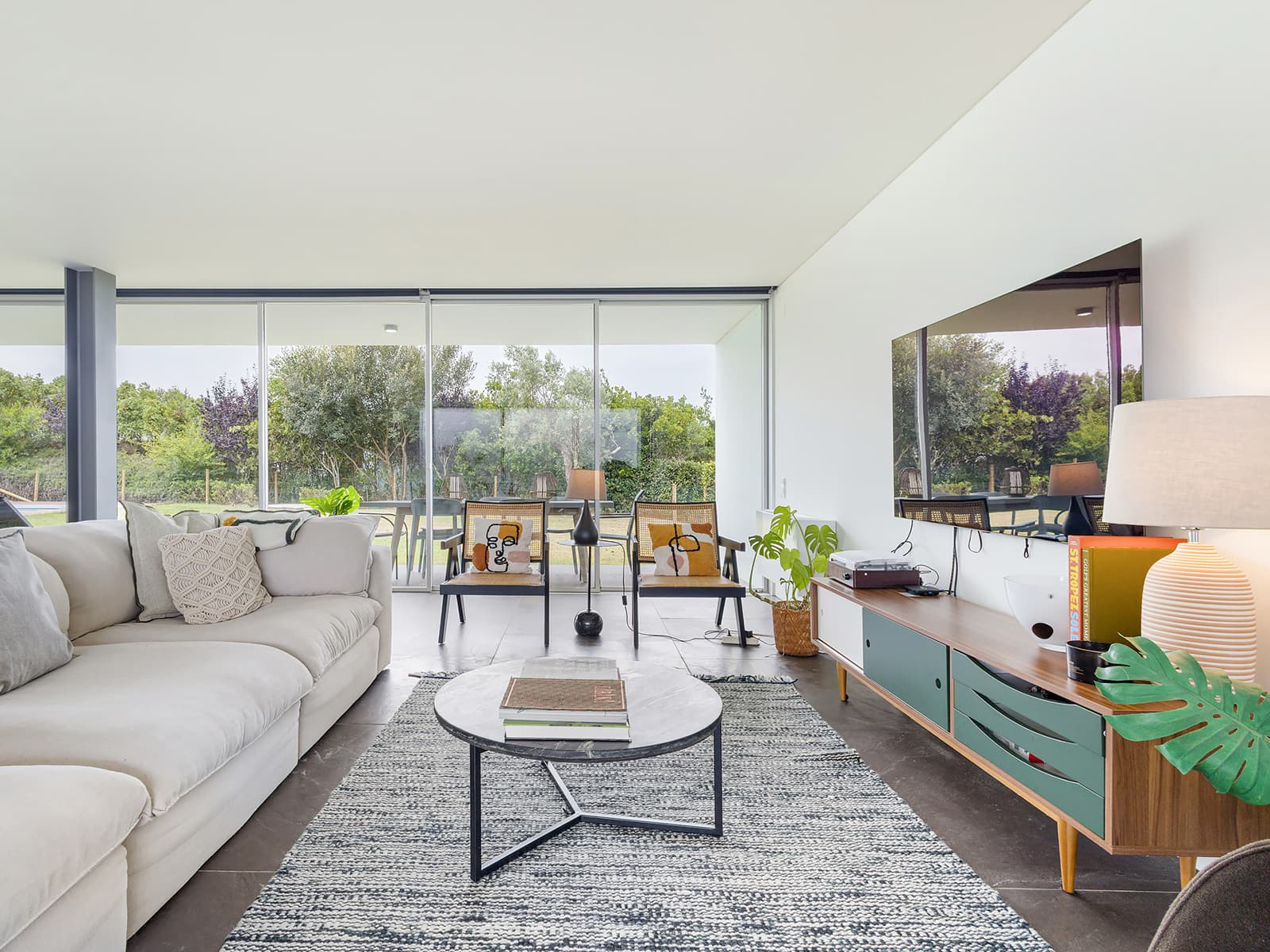 Featured property gallery image