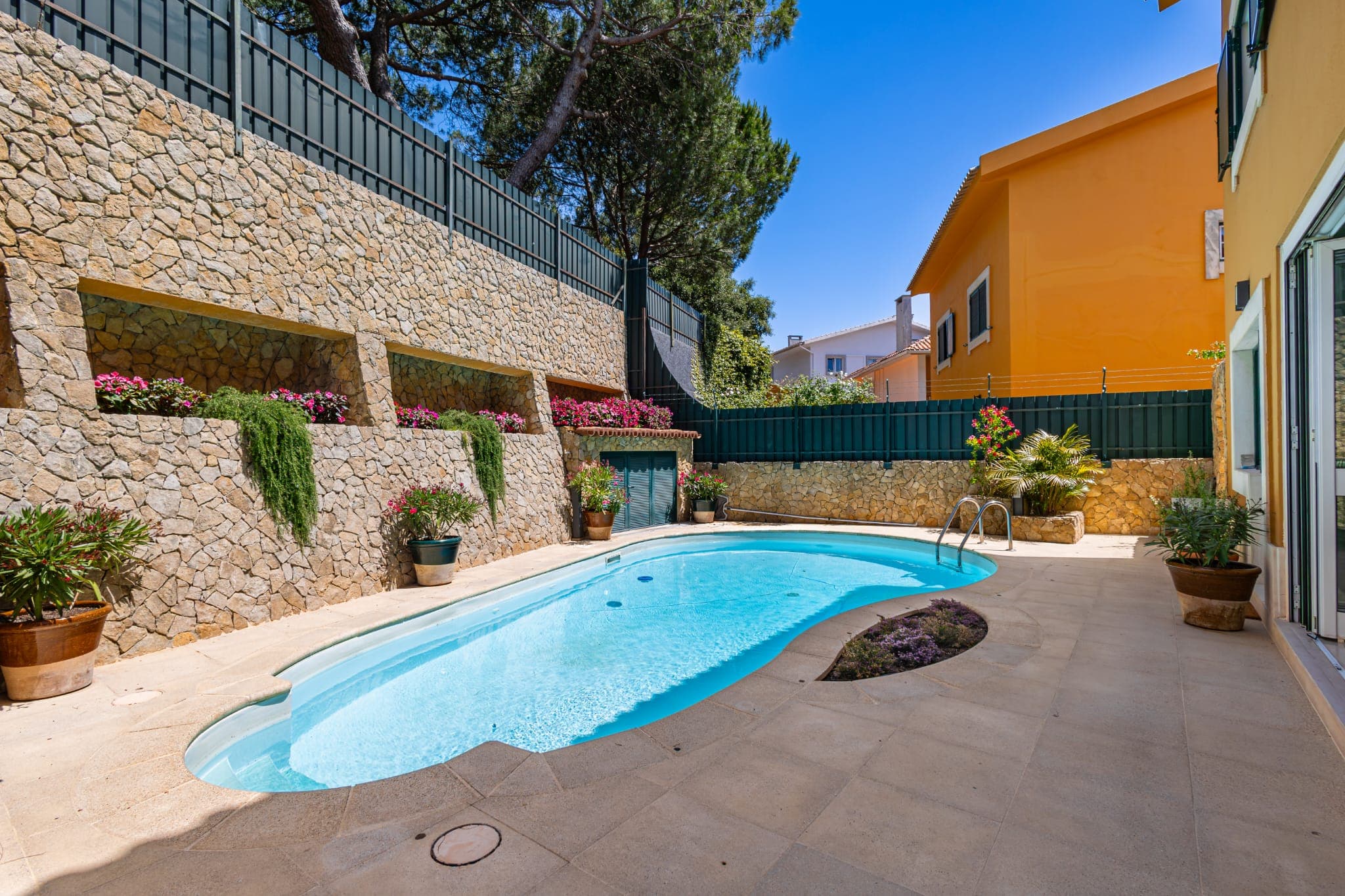 Featured property gallery image
