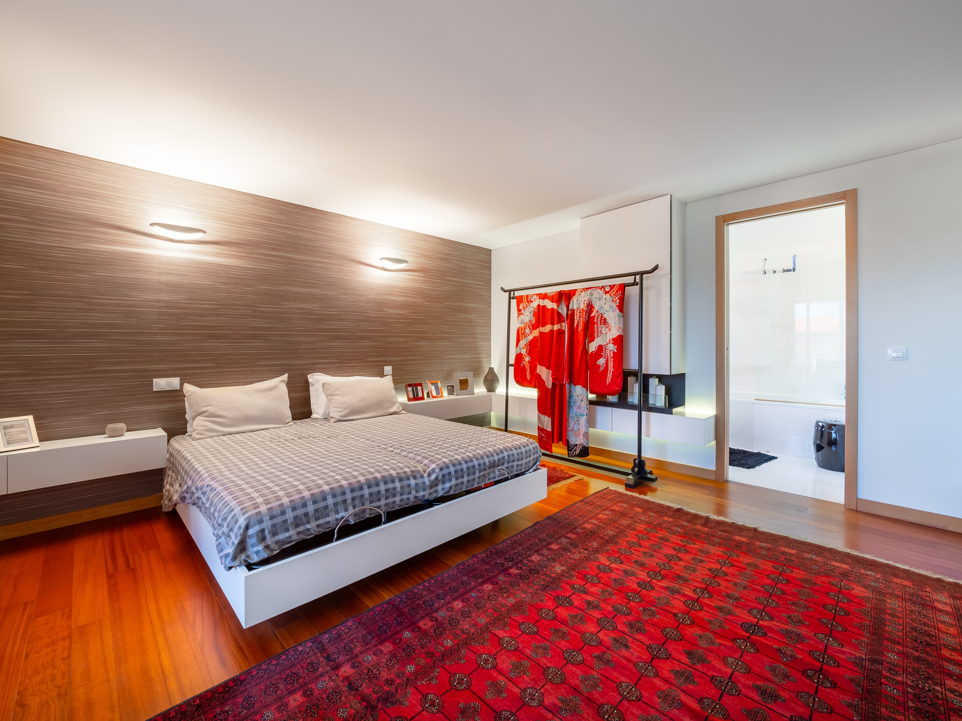 Featured property gallery image