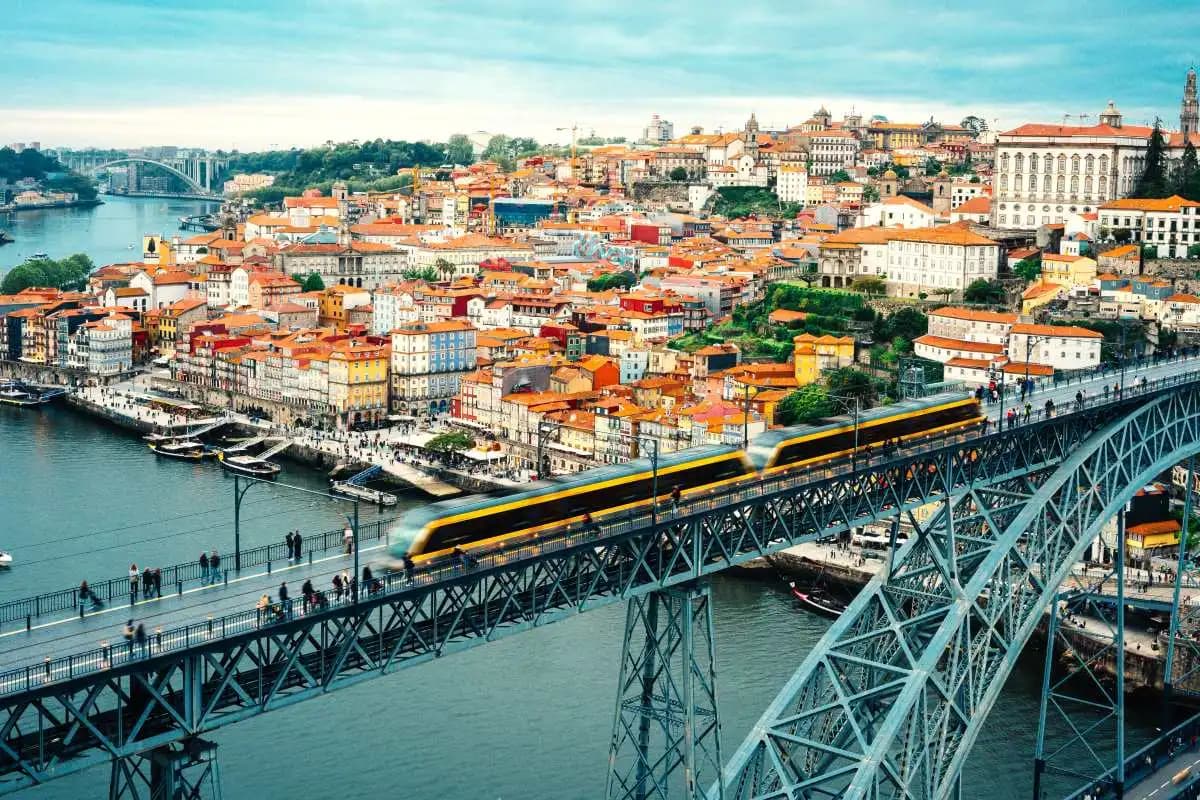 Viver no Porto: O Guia Definitivo de 2026 para Expatriados e Estrangeiros