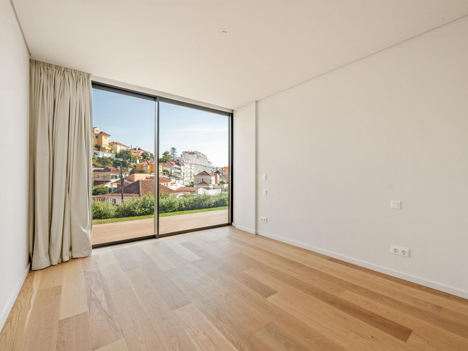 Featured property gallery image
