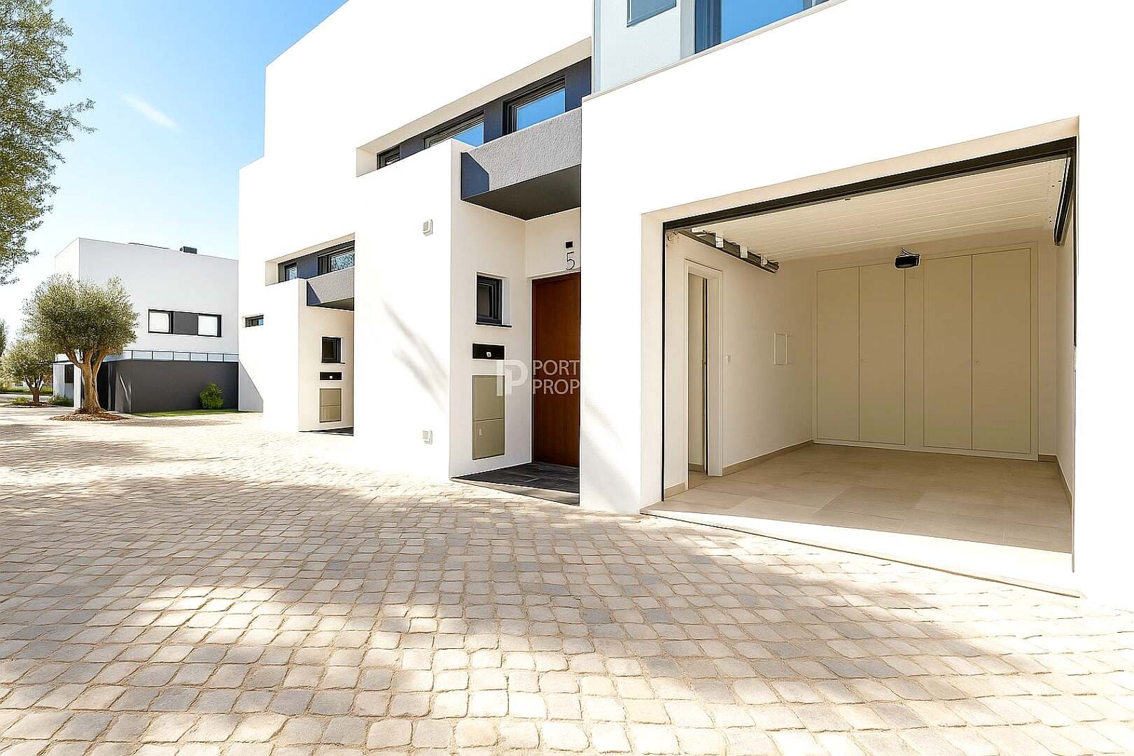 Featured property gallery image