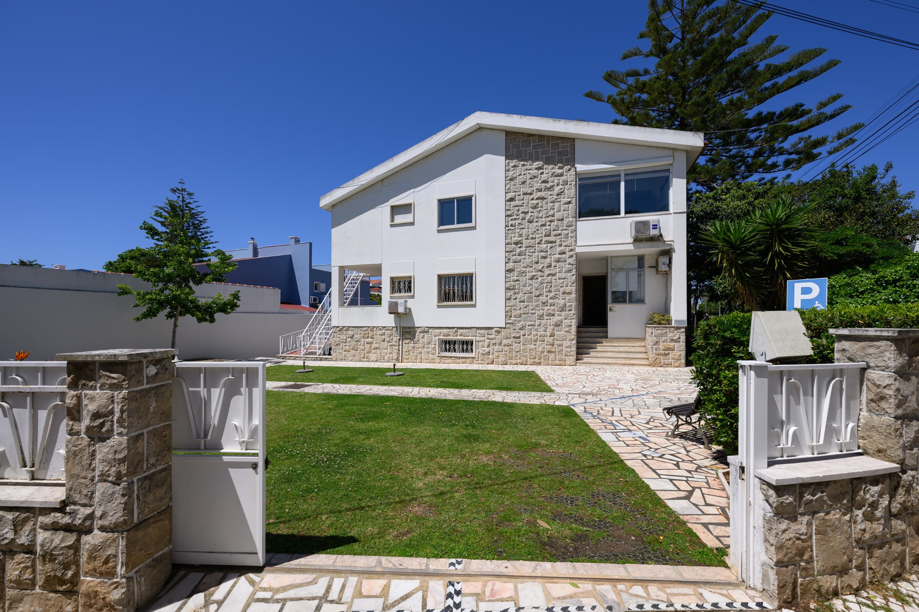 Featured property gallery image
