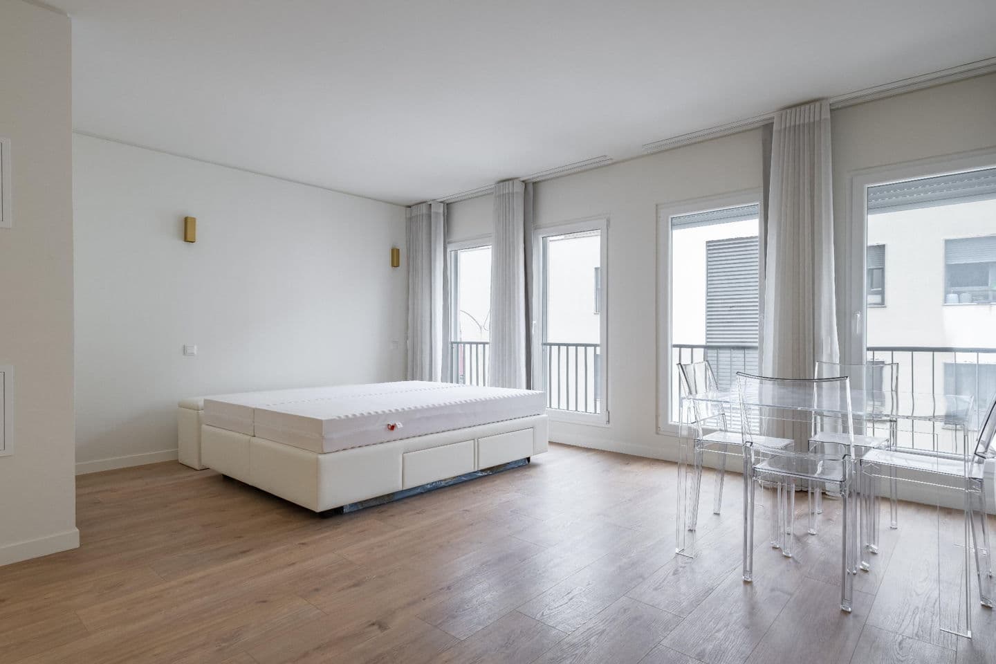 Featured property gallery image