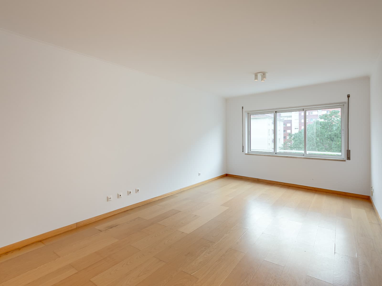 Featured property gallery image