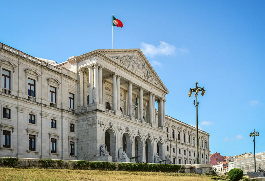 New Portuguese Government Announces 4-Year Executive Plan