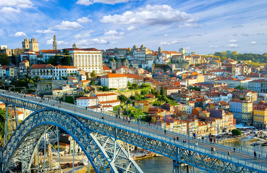 Portugal Golden Visa - Benefits of Investing in Funds