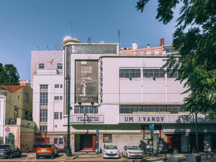 “A Barraca” Theater  Portugal Home - Portugal propety experts