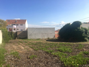 Terreno com 690 m2 no centro da praia da Foz do Arelho, Property for sale in CR056