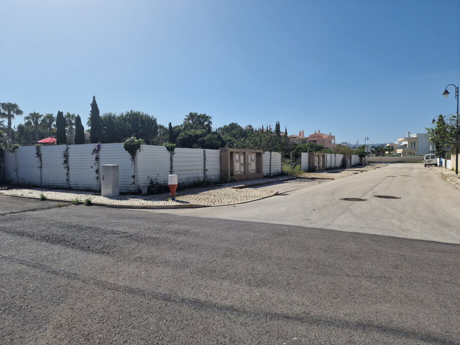 Porta de Mos plots, Property for sale in PW3471