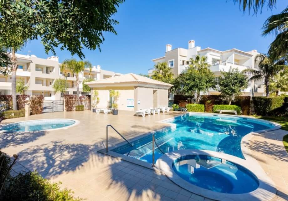 Porto de Mós Apartment, Property for sale in PW3522