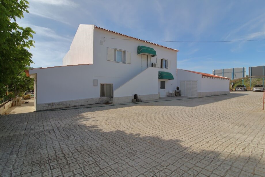 Mexilhoeira Grande Villa, Property for sale in PW3576