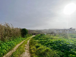 Land with 1139m2 for construction, with sea views and approved project in Atalaia, close to Areia Branca beach, Property for sale in Lourinhã, Lisbon, BL855