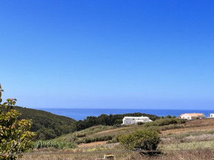 Land with 1139m2 for construction, with sea views and approved project in Atalaia, close to Areia Branca beach, Property for sale in Lourinhã, Lisbon, BL855