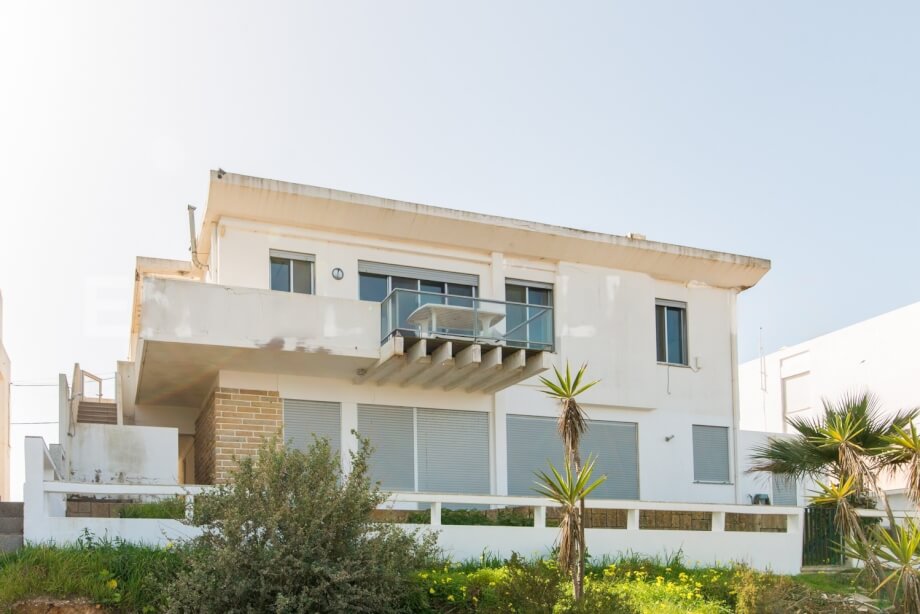 Praia de Faro Apartment, Property for sale in PW3589