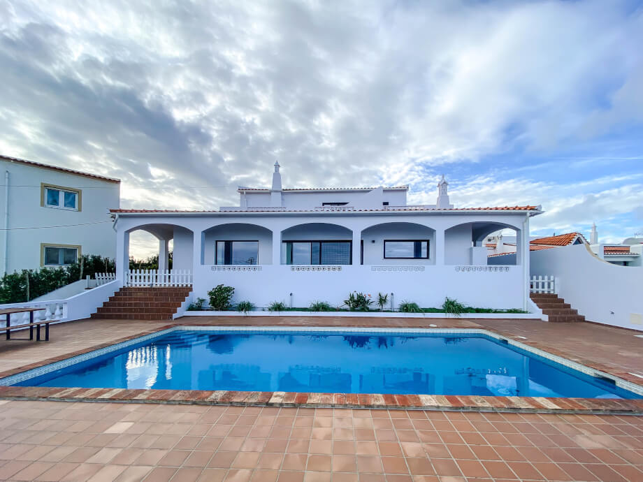 Budens Villa, Portugal Golden Visa Property, Property for sale in PW3594
