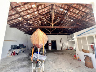 Warehouse in the center of Peniche, Property for sale in Peniche, Peniche, BL869