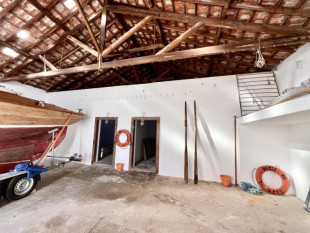 Warehouse in the center of Peniche, Property for sale in BL869