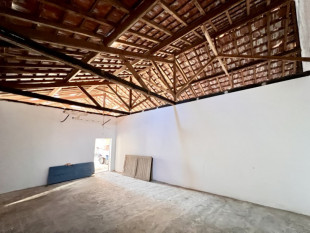 Warehouse in the center of Peniche, Property for sale in BL869