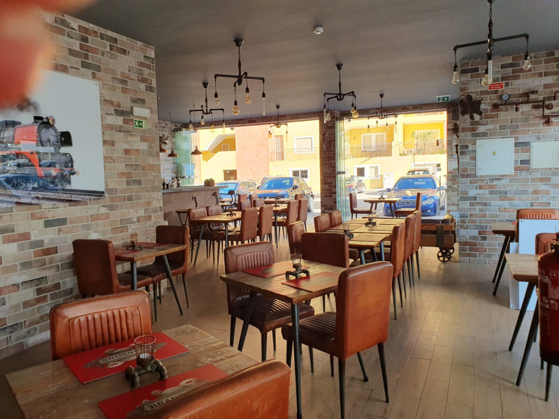 Central Lagos Renowned Restaurant with guaranteed yield, Property for sale in São Gonçalo de Lagos, Lagos, PW3708