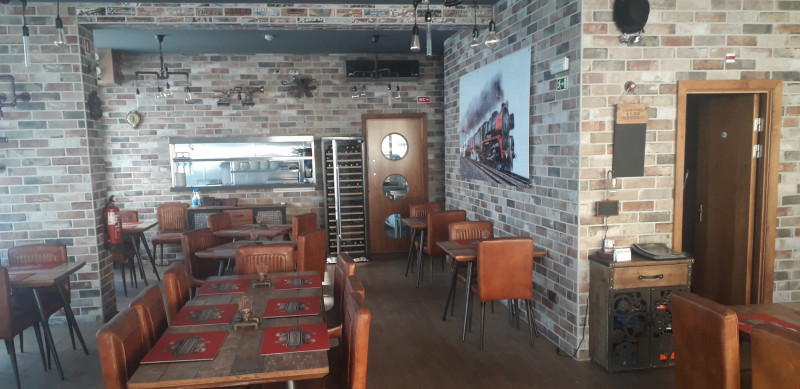 Central Lagos Renowned Restaurant with guaranteed yield, Property for sale in PW3708