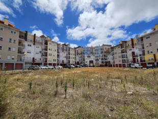 Land with project under development for a student residence, Property for sale in CR213