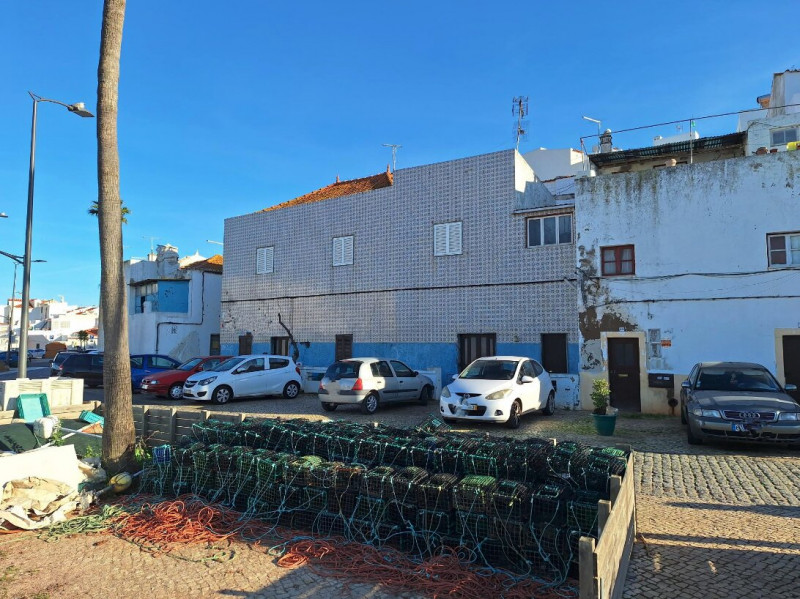 Traditional Building for Renovation In Idyllic Riverside Location, Property for sale in Ferragudo, Lagoa, PW3741