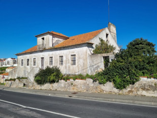 Land in Nazaré with approved project for 2 houses and 15 apartments, Property for sale in BL998