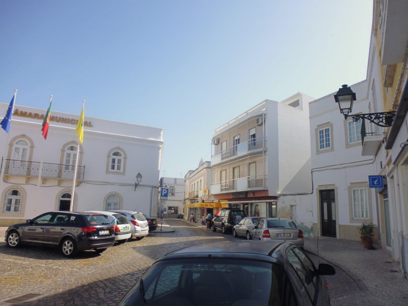 Perfectly located building in Olhao 2 minutes from the riverside for renovation, Property for sale in Olhão, Faro, PW3770