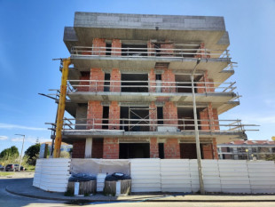Apartment with 3 bedroom by the beach of Super Tubos, Property for sale in BL935E