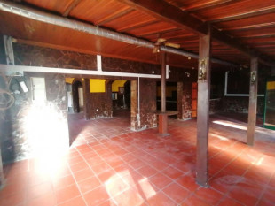 House and commercial space in Caldas da Rainha, Property for sale in BL1032