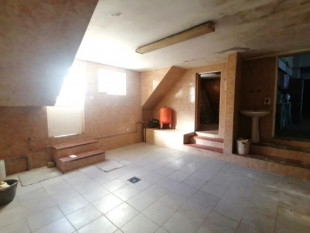 House and commercial space in Caldas da Rainha, Property for sale in BL1032