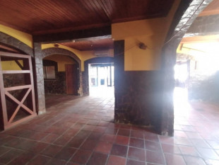 House and commercial space in Caldas da Rainha, Property for sale in BL1032