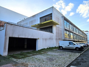 Commercial building for sale in Rinchoa - Sintra, Property for sale in Sintra, Lisbon, BL1065