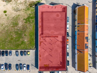 Building on the 1st line of the beach excellent for investment, Property for sale in BL1068