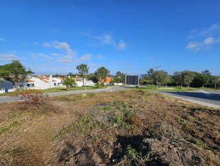 Corner plot for construction near the Óbidos lagoon, Property for sale in Óbidos, Leiria, BL1073