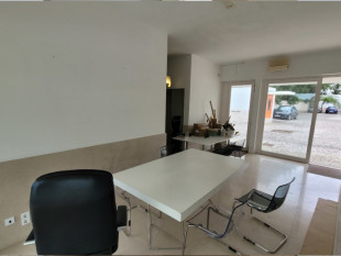 Commercial space at Bom Sucesso Golf Resort, Property for sale in BL1146