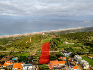 Building land with sea views in Nazaré, Property for sale in BL1179